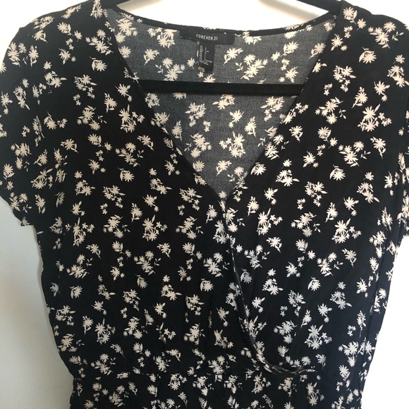 Forever 21 black/white flower romper, large - Picture 2 of 5